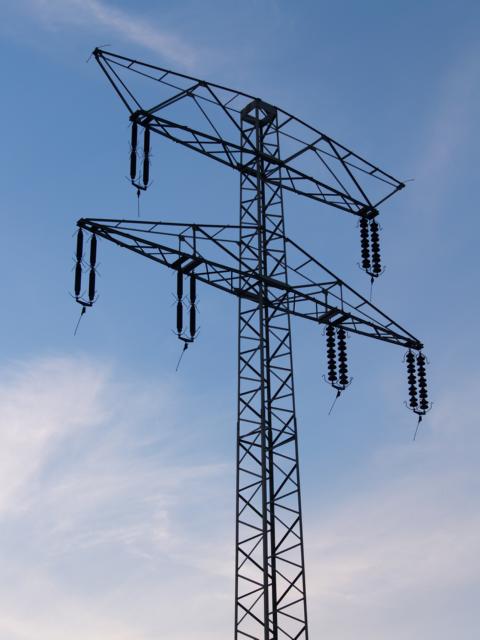 Electricity_pylon_power_outage.JPG
